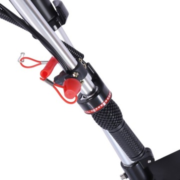 Двухтактный подвесной двигатель объемом 52 см3.