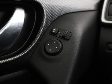 Nissan X-Trail III Terenowy 1.6 dCi 130KM 2016 Nissan X-Trail czujniki, navi, bluetooth, hak,, zdjęcie 33