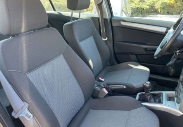 Opel Astra J Hatchback 5d 1.6 Twinport ECOTEC 115KM 2009 Opel Astra Opel Astra 1.6 Benzyna 115KM, zdjęcie 24