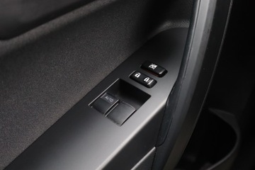 Toyota Auris II Hatchback 5d Facelifting 1.33 Dual VVT-i 99KM 2016 Toyota Auris 1.3 Dual VVT-i, Salon Polska, zdjęcie 15