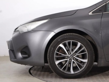 Toyota Avensis III Wagon Facelifting 2015 2.0 D-4D 143KM 2016 Toyota Avensis 2.0 D-4D, Salon Polska, Navi, zdjęcie 13