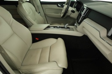 Volvo XC60 II 2021 Volvo XC60 B4 AWD, Salon Polska, Serwis ASO, zdjęcie 6