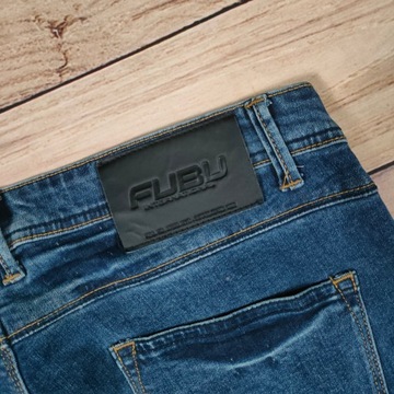 FUBU Spodnie Jeans Slim Tapered Męskie Logowane r. 32