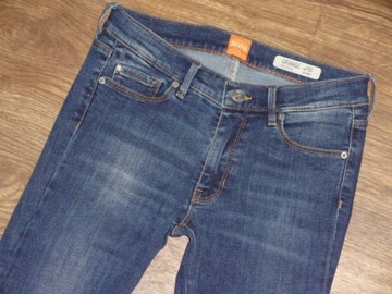 HUGO BOSS ORANGE spodnie jeansy rozmiar 25