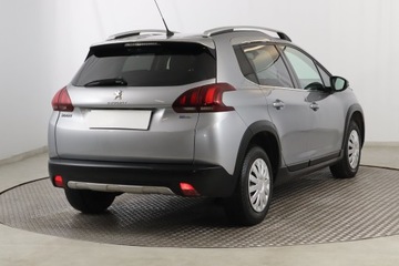 Peugeot 2008 I SUV Facelifting 1.2 PureTech 110KM 2017 Peugeot 2008 1.2 PureTech, Salon Polska, zdjęcie 4