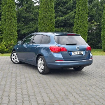 Opel Astra J Sports Tourer Facelifting 1.4 Twinport ECOTEC 100KM 2013 Opel Astra J 1.4 Benzyna 100KM Selection, zdjęcie 6