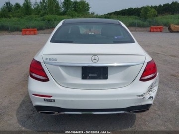 Mercedes Klasa E W213 2019 Mercedes-Benz Klasa E 2019 Mercedes-Benz E-Class E 300 RWD Sedan 2.0 241KM, zdjęcie 3