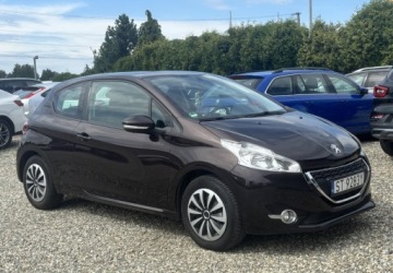 Peugeot 208 I Hatchback 3d 1.2 VTI 82KM 2013 Peugeot 208 Samochod z gwarancja 1.2 Benzyna 82KM, zdjęcie 8