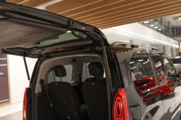 Toyota 2022 Toyota Proace City Verso City Verso Long 1.2 D-4T Family Aut. 1.2 Benzyna, zdjęcie 10