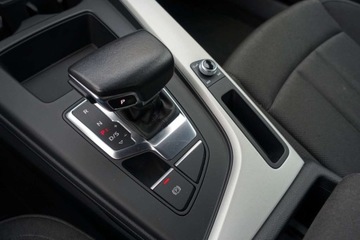 Audi A4 B9 Limousine Facelifting 2.0 40 TDI 204KM 2023 Audi A4 Limousine Hak Tempomat Virtual Kamera asyst. swiatel drogowych, zdjęcie 19