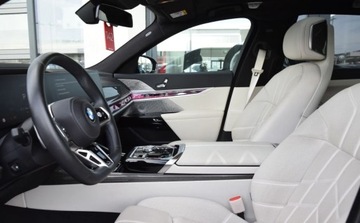 BMW Seria 7 G70 Sedan 3.0 40d 299KM 2023 BMW Seria 7 740d 300KM xDrive Individual Bowers Wilkins M Pakiet Salon PL, zdjęcie 16