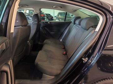 Volkswagen Passat B7 Limousine 2.0 TDI CR DPF BlueMotion 140KM 2010 Volkswagen Passat 2.0 TDI 140 KM, Automat, Serwis, zdjęcie 7
