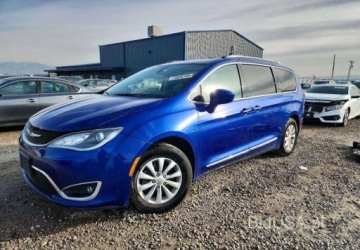 Chrysler Pacifica II 3.6 V6 291KM 2019 Chrysler Pacifica benzyna automat 3,6L KUPIONY w transporcie do Polski