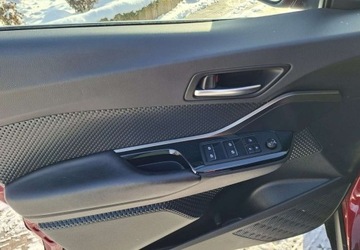 Toyota C-HR I Crossover 1.8 Hybrid 122KM 2019 Toyota C-HR Toyota C-HR 1.8 Hybryda 122KM, zdjęcie 17