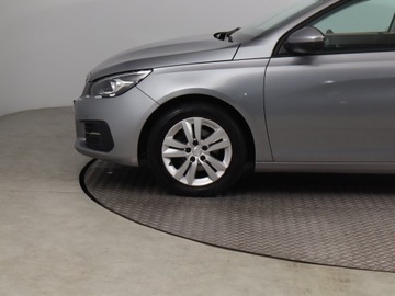 Peugeot 308 II SW Facelifting 1.5 BlueHDI 130KM 2019 Peugeot 308 1.5 BlueHDi, Salon Polska, Klima, zdjęcie 14