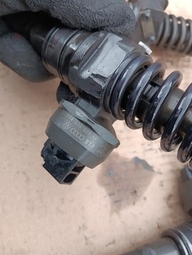 vw audi skoda seat pompowtrysk pompowtryskiwacz 038130073ag 0414720215