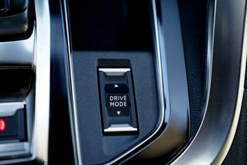 Peugeot 5008 II Crossover Facelifting 2.0 BlueHDi 177KM 2022 Peugeot 5008 GT kamera Skora adc Nawi PANORAMA bli, zdjęcie 30