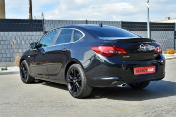 Opel Astra J Sedan 1.4 Turbo ECOTEC 140KM 2014 Opel Astra Sedan 1,4 Turbo 140Km Xenon Ledy Navi, zdjęcie 16