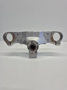Honda VT 750 C2 Shadow (03) Нижний кронштейн