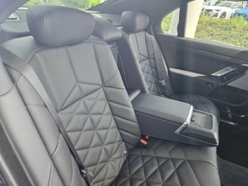 BMW Seria 7 G70 Sedan 3.0 40d 299KM 2025 BMW Seria 7 740d xDrive Sport Sedan 3.0 (299KM) 2025, zdjęcie 12