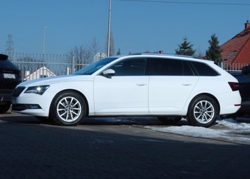 Skoda Superb III Kombi 2.0 TDI 150KM 2018 Skoda Superb 2,0 TDi DSG7 Ambition Plus Krajowy ACC Keyles El.Klapa Carplay, zdjęcie 29