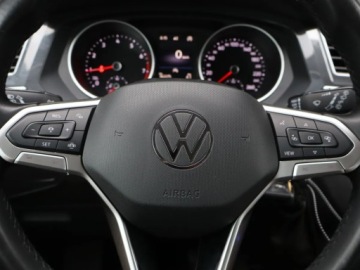 Volkswagen Tiguan II SUV 1.5 TSI EVO 130KM 2020 VW Tiguan 1.5 TSI, Salon Polska, 1. Właściciel, zdjęcie 17