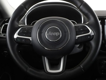 Jeep Compass II SUV 1.4 MultiAir 140KM 2019 Jeep Compass Grzane fotele grzana kierownica klima, zdjęcie 20