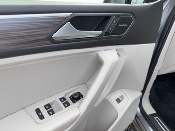 Volkswagen Tiguan II SUV Facelifting 2.0 TDI 150KM 2023 Volkswagen Tiguan 2.0 TDI 150KM,SCR Elegance DSG, Gwarancja, Serwis ASO,FV, zdjęcie 6