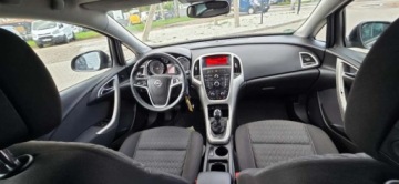 Opel Astra J Sports Tourer Facelifting 1.4 Turbo ECOTEC 140KM 2013 Opel Astra 1,4 TURBO 140KM Led Super Stan Oplaty 1.4 Benzyna 140KM, zdjęcie 35