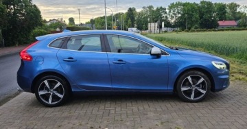 Volvo V40 II Hatchback Facelifting 2.0 D2 120KM 2018 Volvo V40 2.0 d R-desing skora alkantara 2.0 Diesel 120KM, zdjęcie 11