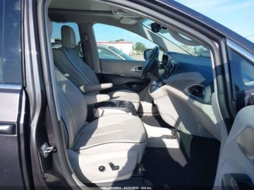 Chrysler Pacifica II 2017 Chrysler Pacifica Hybrid Platinum 2017 3.6l 3.6 Hybryda 260KM, zdjęcie 9