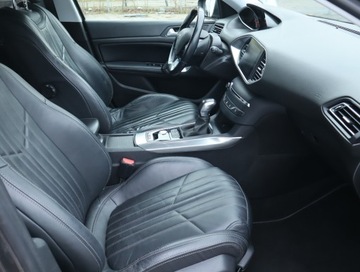 Peugeot 308 II Hatchback Facelifting 1.2 PureTech 130KM 2018 Peugeot 308 1.2 PureTech, Automat, Skóra, Navi, zdjęcie 8