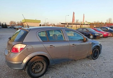 Opel Astra H Hatchback 5d 1.7 CDTI ECOTEC 80KM 2004 Opel Astra Opel Astra 1.7 Diesel 80KM, zdjęcie 3