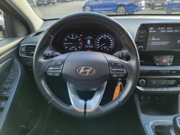 Hyundai i30 III Wagon Facelifting 1.0 T-GDI 120KM 2022 Hyundai i30 SalonPL serwis ASO 1.0T-GDI 120KM bezwypadkowy pakiety kamera, zdjęcie 11