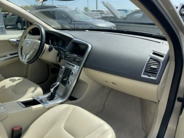 Volvo XC60 I SUV Facelifting 2.0 T5 DRIVE-E 245KM 2016 Volvo XC 60 T5 Automat Skóra Pakięc Podgrzewanie, zdjęcie 10