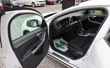 Volvo V60 I Kombi Facelifting 2.0 D4 DRIVE-E 190KM 2015 Volvo V60 NAVI, Grzane Fotele, Multifunkcja, Tempomat, Czujniki, GWARANCJA, zdjęcie 11