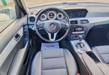 Mercedes Klasa C W205 Kombi 220 BlueTEC 170KM 2014 Mercedes-Benz Klasa C Mercedes-Benz Klasa C 220 (BlueTEC) d 7G-TRONIC Avan, zdjęcie 21
