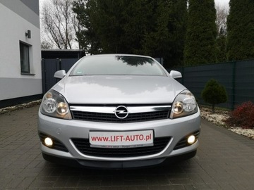 Opel Astra J Hatchback 5d 1.6 Twinport ECOTEC 115KM 2010 Opel Astra 1.6 16V 116 KM GTC Klima Parktronic Tem, zdjęcie 1