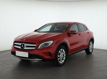 Mercedes GLA I Off-roader 1.6 180 122KM 2016 Mercedes GLA GLA 180, Salon Polska, Xenon, zdjęcie 1