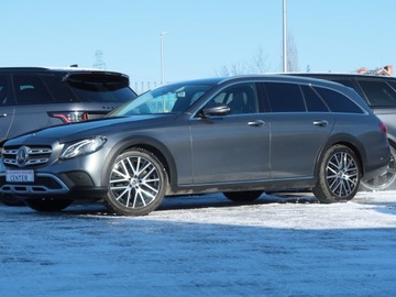 Mercedes Klasa E W213 Kombi 2.0 220d 194KM 2020 Mercedes E220d All Terrain 4m AirMatic 360° Pamięci HUD Webasto ACC Keyless, zdjęcie 26