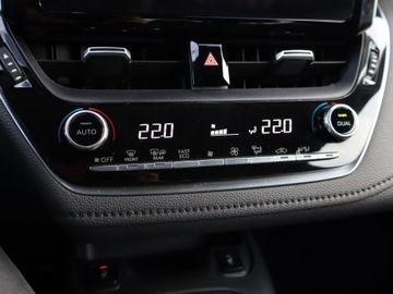 Toyota Corolla XII Sedan Facelifting 1.5 VVT-i 125KM 2023 Toyota Corolla 1.5 VVT-i, Salon Polska, zdjęcie 11