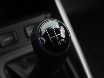 Suzuki Vitara III SUV Facelifting 1.0 BoosterJet 111KM 2019 Suzuki Vitara 1.0 BoosterJet, Salon Polska, zdjęcie 16