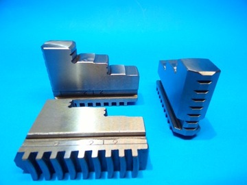 SZCZĘKI PRAWE ZEWNĘTRZNE DO UCHWYTU TOKARSKIEGO FI 200mm DO IMPORT