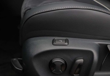 Volkswagen Passat B8 Variant Facelifting 1.5 TSI EVO 150KM 2025 Volkswagen Passat Elegance, dostepny od reki 1.5 Benzyna 150KM, zdjęcie 14