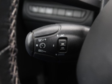 Peugeot 2008 I SUV 1.2 PureTech 110KM 2015 Peugeot 2008 1.2 PureTech, Salon Polska, zdjęcie 17