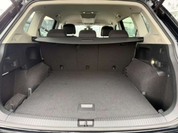 Volkswagen Tiguan II SUV Facelifting 2.0 TDI 150KM 2022 Volkswagen Tiguan 2.0 TDI 150KM 4x4 DSG MATRIX Kamera360 Hak Niski Przebie, zdjęcie 13