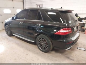 Mercedes Klasa M W166 2014 Mercedes-Benz ML 63 AMG 4Matic 2014 5.5l 5.5 Benzyna 518KM, zdjęcie 3