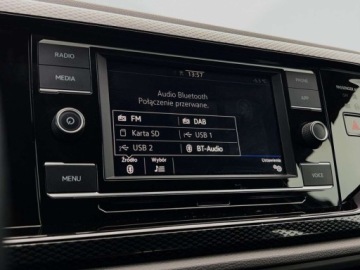 Volkswagen Polo VI Hatchback 5d Facelifting 1.0 MPI 80KM 2022 Volkswagen Polo 1.0MPI 80KM Life SerwisASO Led Virtual App-Connect Clima F, zdjęcie 31