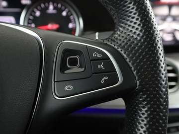 Mercedes Klasa E W213 Kombi 2.0 220d 194KM 2017 Mercedes E 220 Historia serwisowa ASO Automat Navi, zdjęcie 31