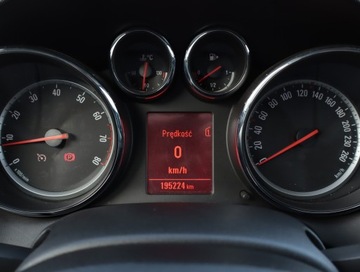 Opel Astra J Hatchback 5d 1.4 Turbo ECOTEC 140KM 2011 Opel Astra 1.4 T, Klima, Tempomat, Parktronic, zdjęcie 10